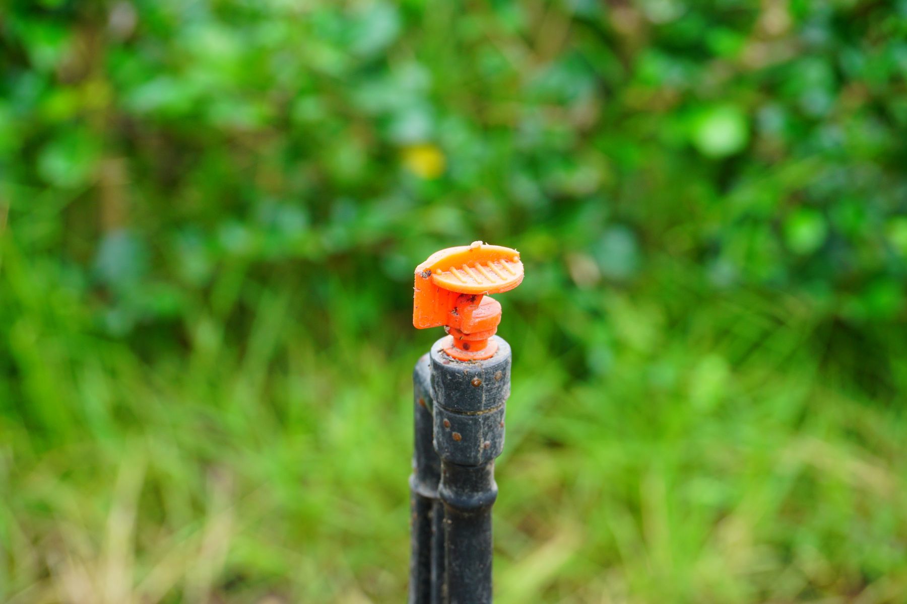 Lot De 100 Buses Micro-pulvérisation 360° - Pour Système D'irrigation Goutte à Goutte, Jardin, Serre (21x7 Mm)